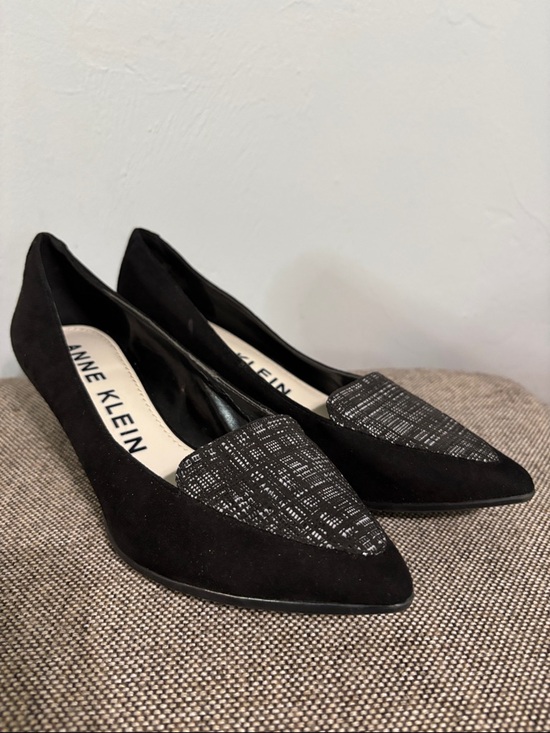 Anne Klein Shoes - Anne Klein Medley black suede like kitten heel pumps, size 6 1/2M